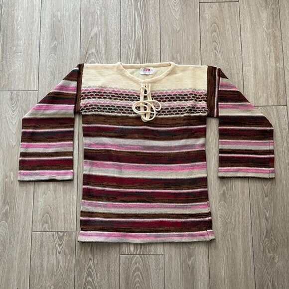 VINTAGE | Late 60's Woodward's Beacon Bell Sleeve Sweater - Picture 10 of 13